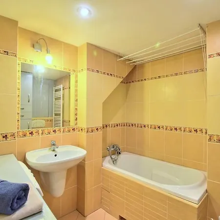 Apartment Apartament Przy Wysokiej Bramie *